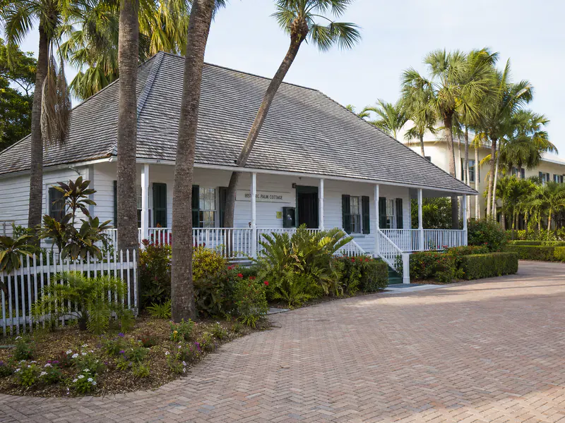 Historic Palm Cottage and its tropical garden in Naples