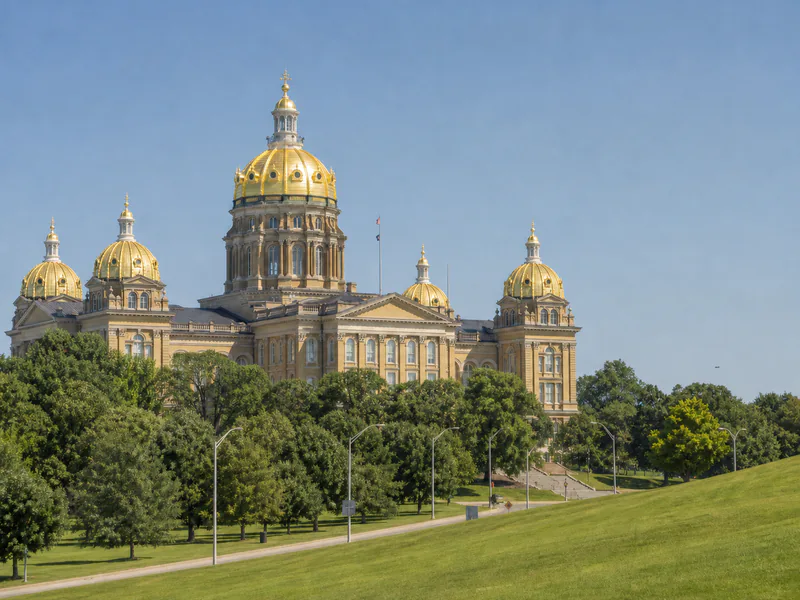 Gold-domed Iowa State Capitol skyline in Des Moines